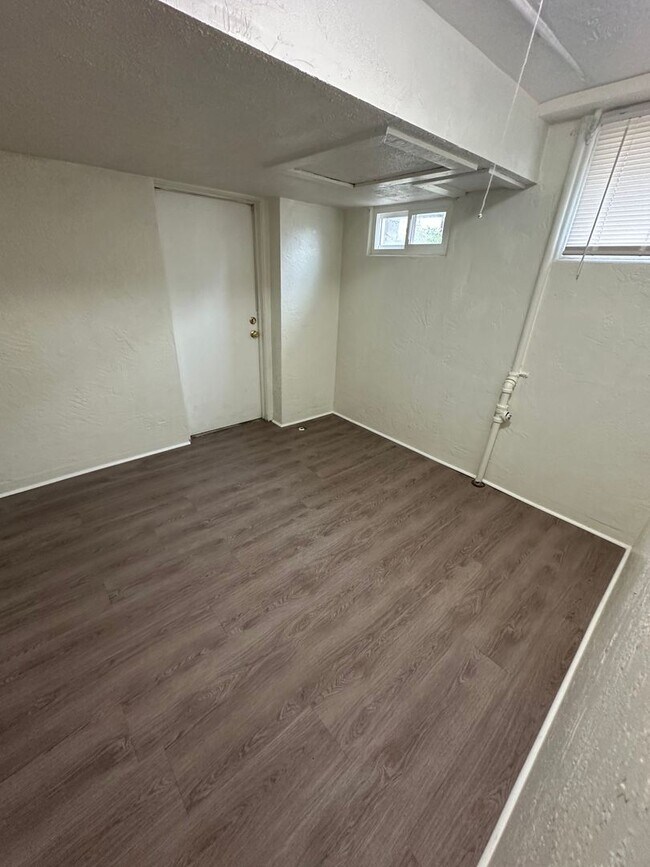Building Photo - SW 1st Triplex