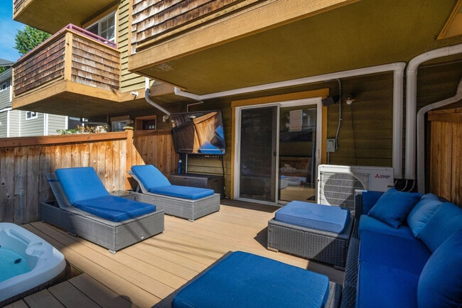 Building Photo - 931 N 35th St