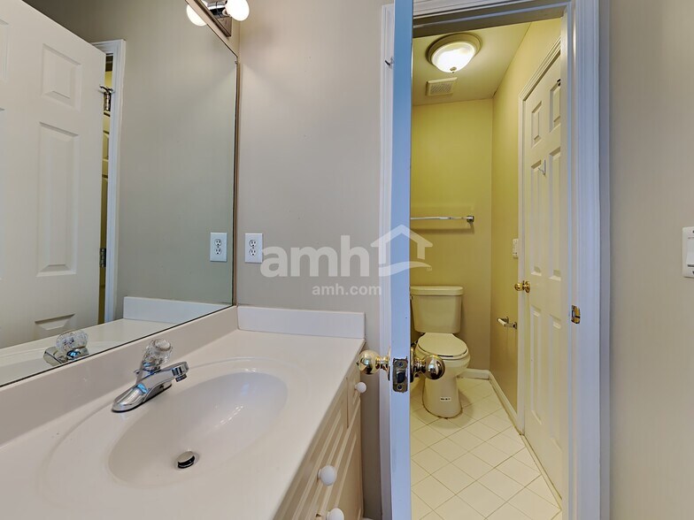 Building Photo - 4821 Thicket Path NW