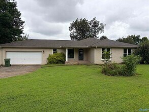 Building Photo - 304 Bellingrath Dr SW
