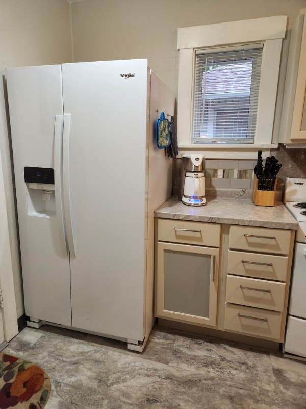 Building Photo - 204 E 3rd Ave