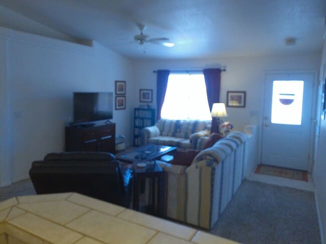 Building Photo - Seasonal Winter Rental Nov 1st to April 30...