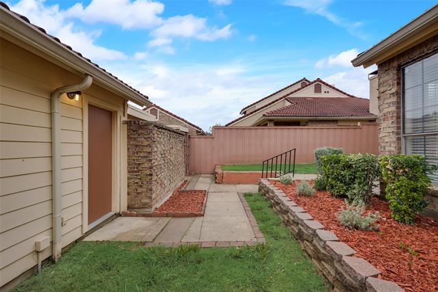 Building Photo - 2642 Encina Dr