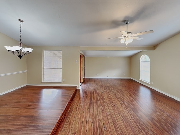 Building Photo - 1517 Camelia Dr