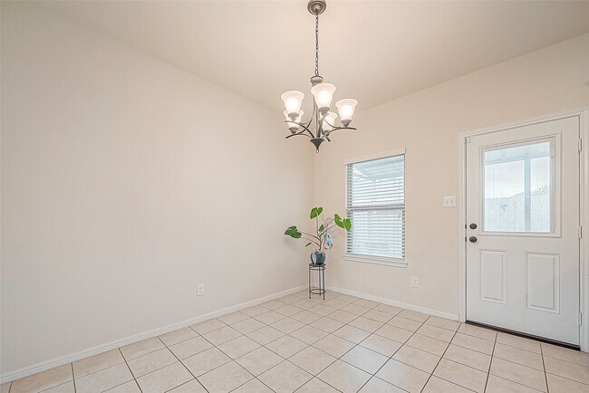 Building Photo - 13206 Versace Dr