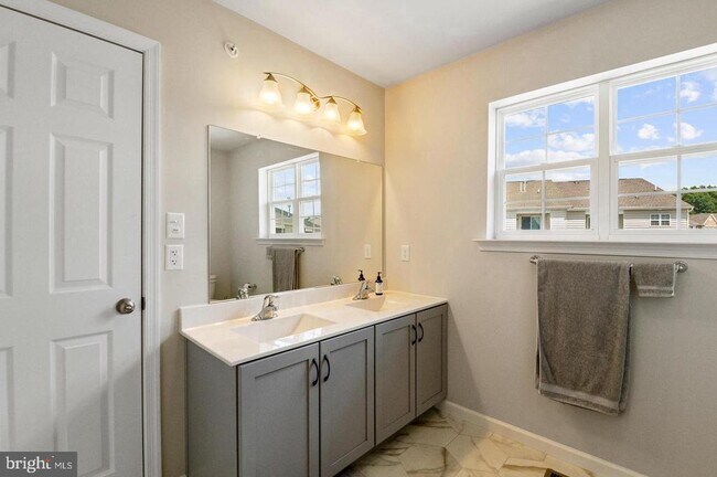 Building Photo - 3070 Goshen Dr