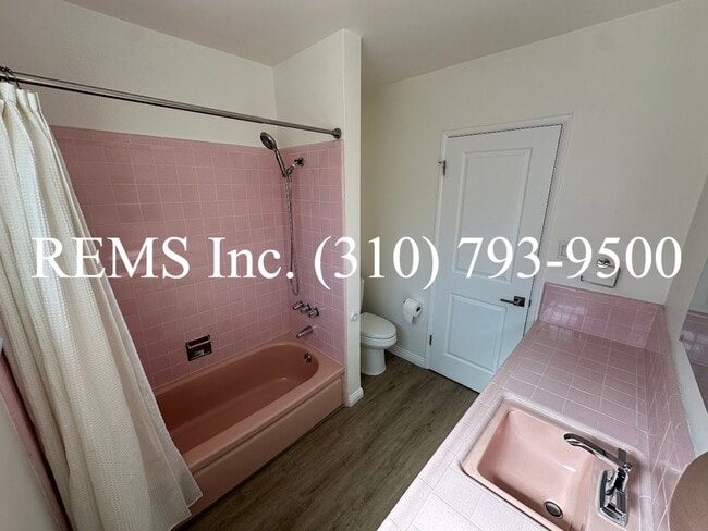 Building Photo - Beautifully Updated Home with 2-Car Garage & Large Bonus Family Room