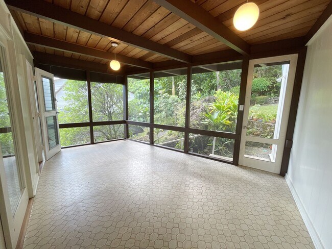 Building Photo - N116ach (REOM)