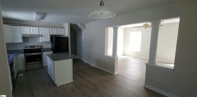 Building Photo - 107 Asteria St