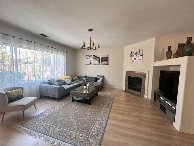 Building Photo - 3710 Huntington Rd