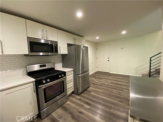 Building Photo - 208 S Park View St