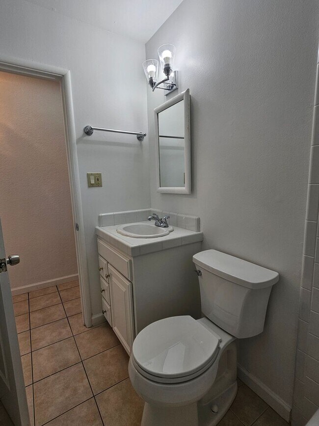 Building Photo - REGAL 4 Bed/3 Bath Home in FREMONT