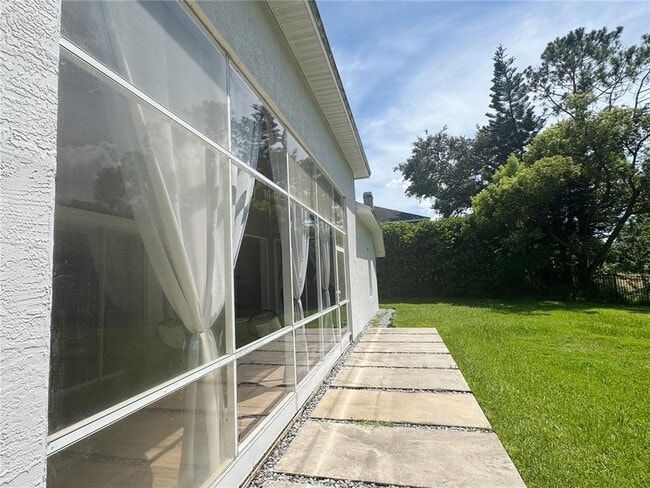 Building Photo - 824 Palm Cove Dr
