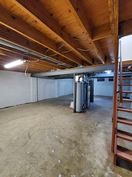 Building Photo - 2109 Summit Row Blvd