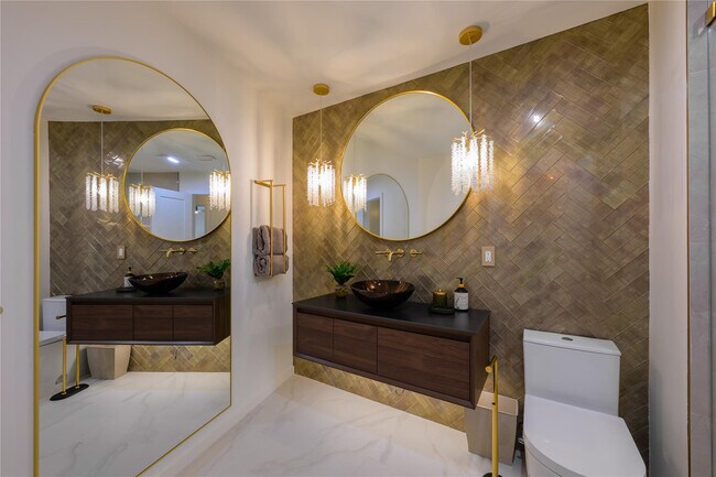 Building Photo - 3615 Sherwood Blvd