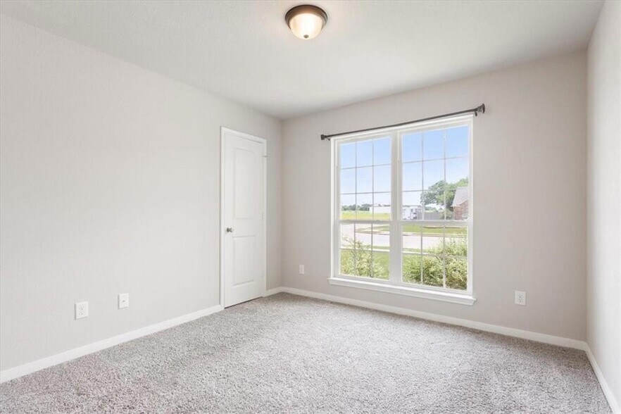 Building Photo - 4412 S Fork Ranch Rd