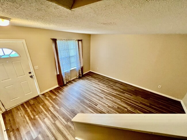 Building Photo - 113 Timber Ln