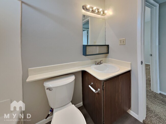 Building Photo - 5632 W Comet Ave