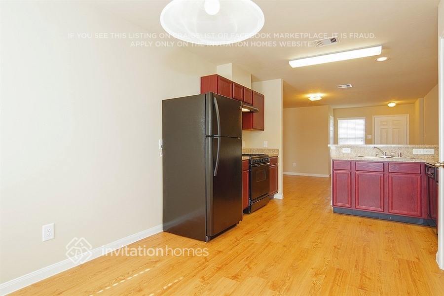 Building Photo - 18811 Dennington Dr