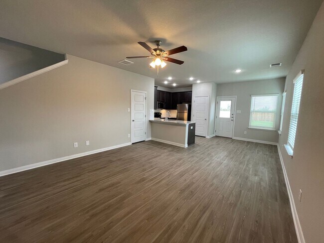Building Photo - 3 Bedroom, 2.5 Bathroom, Two-story Duplex with a huge back yard in New Braunfels!