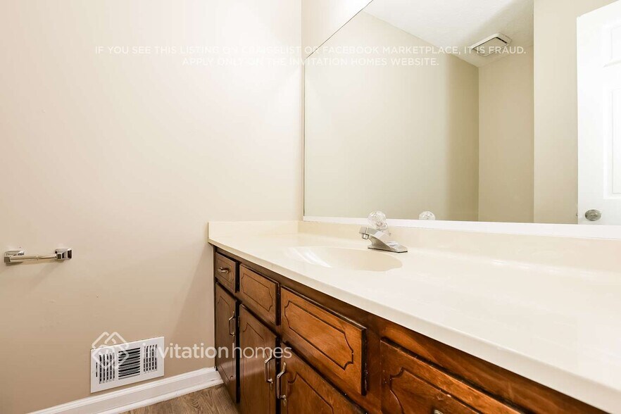 Building Photo - 5018 Stoney Point Cir