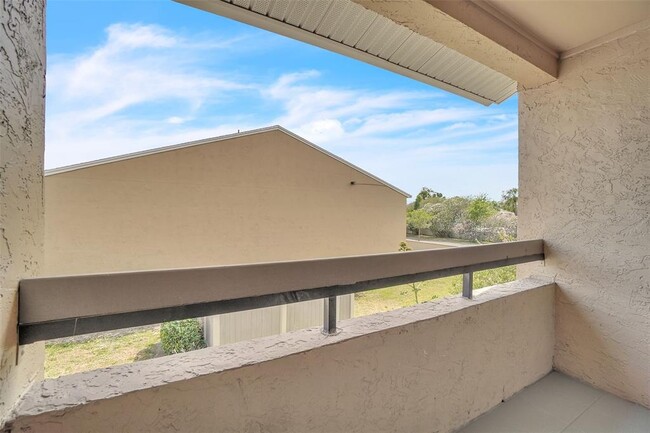 Building Photo - 5235 Vineland Rd