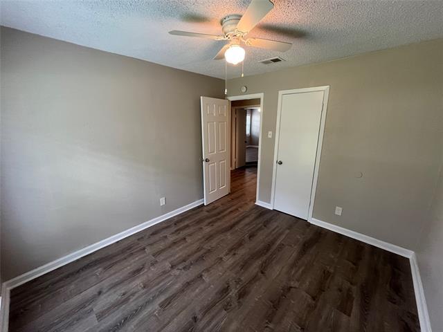 Building Photo - 10 Merrie Cir