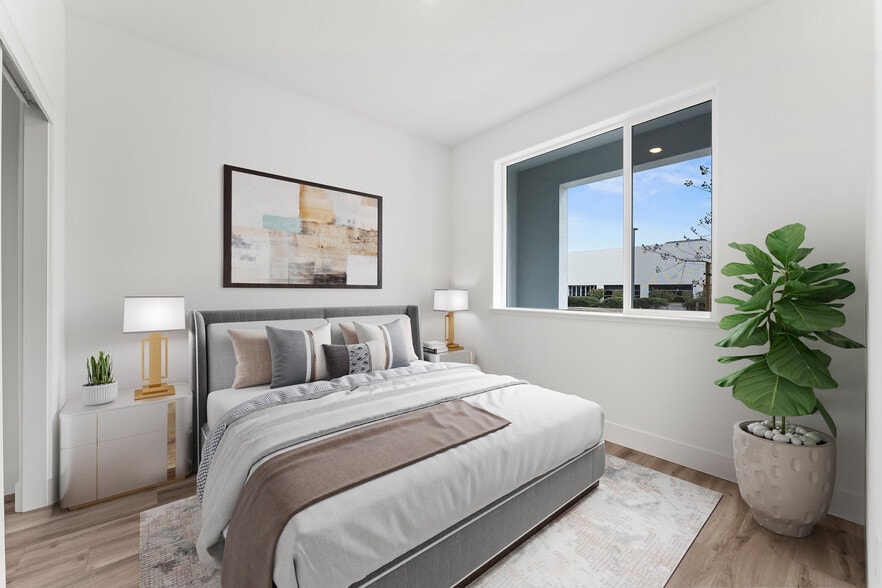 Building Photo - 1375 California Cir