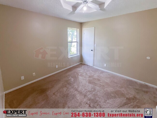 Building Photo - 3-Bedroom Home Near Lions Gate Park