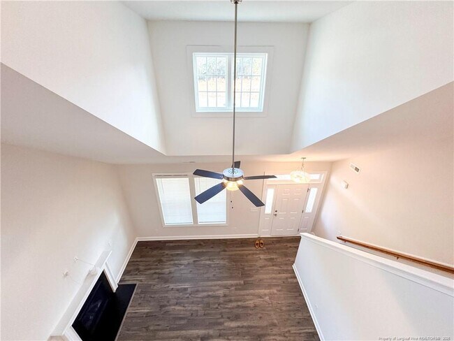 Building Photo - 227 Bow Cmn Wy