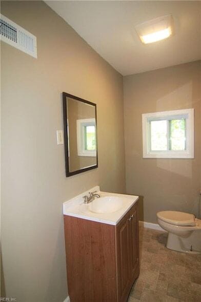 Building Photo - 1744 N Lakeland Dr