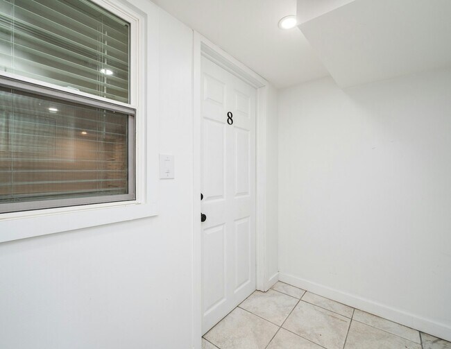 Building Photo - 57 S 6th St