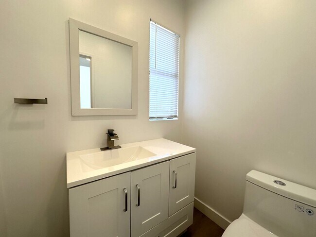 Building Photo - 401-405 Westbourne St