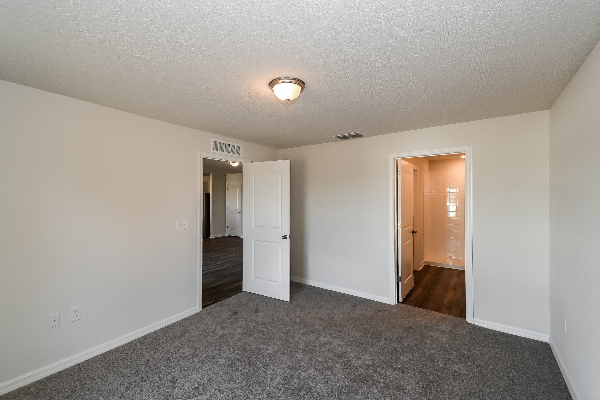 Building Photo - 147 River Rdg Pl