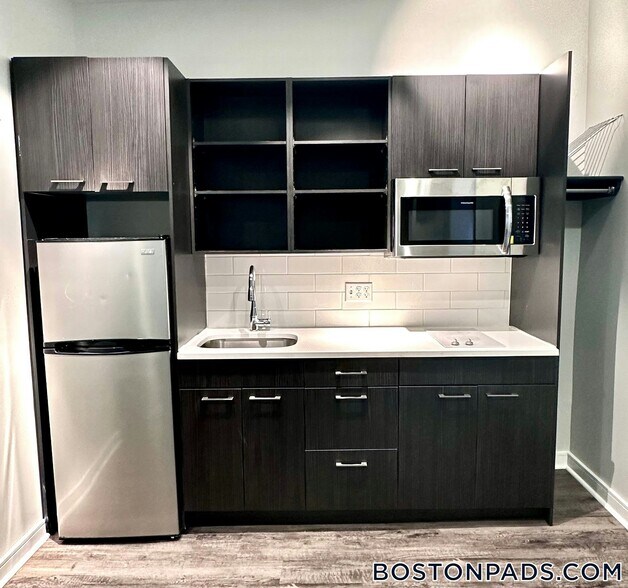 Building Photo - 82 Franklin St