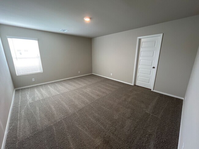 Building Photo - *Pre-leasing* Three Bedroom | Two Bath Hom...
