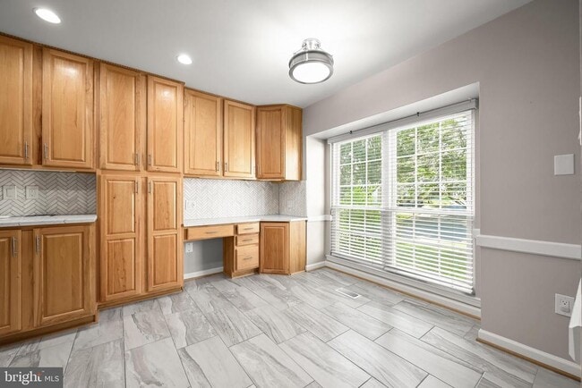 Building Photo - 25 Tivoli Lake Ct