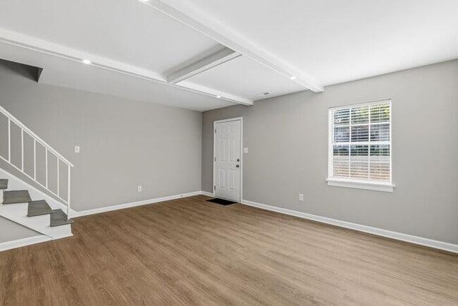 Building Photo - Updated 2-bedroom, 2.5-bath property Greensboro!