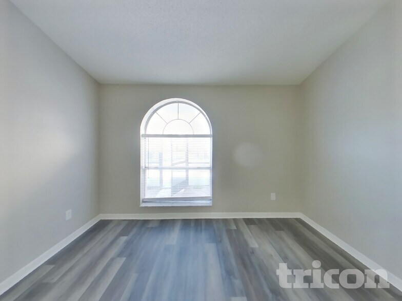 Building Photo - 873 Silversmith Cir