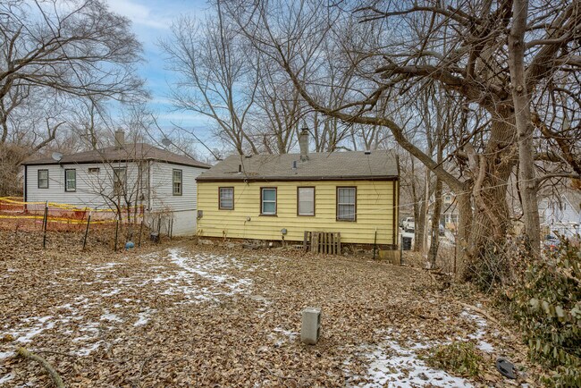 Building Photo - 3356 N 41st St