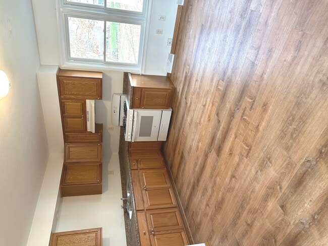 Building Photo - 249 W Nebraska St