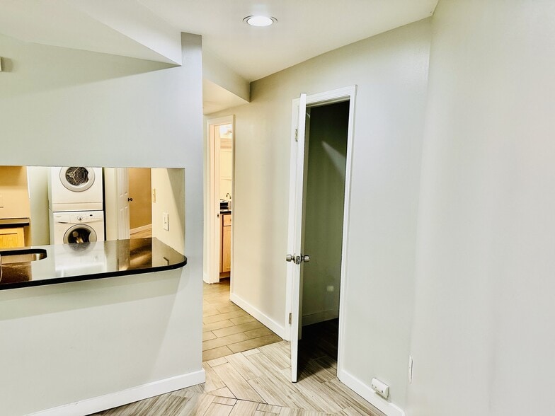 Building Photo - 2006 15th St NW