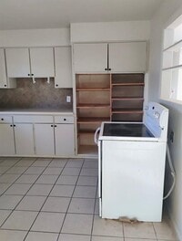 Building Photo - 2216 Dixon Rd