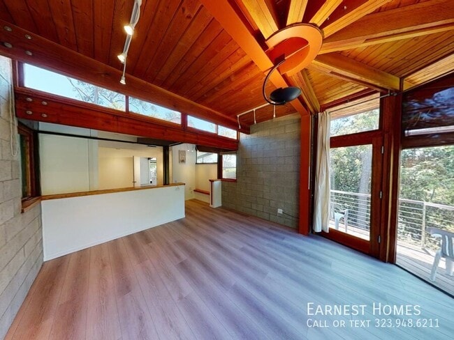 Building Photo - 12400 Rochedale Ln