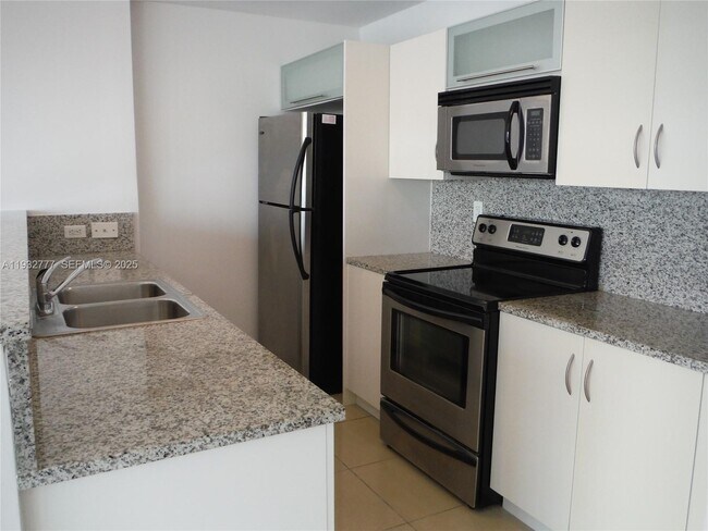 Building Photo - 2694 Inagua Ave