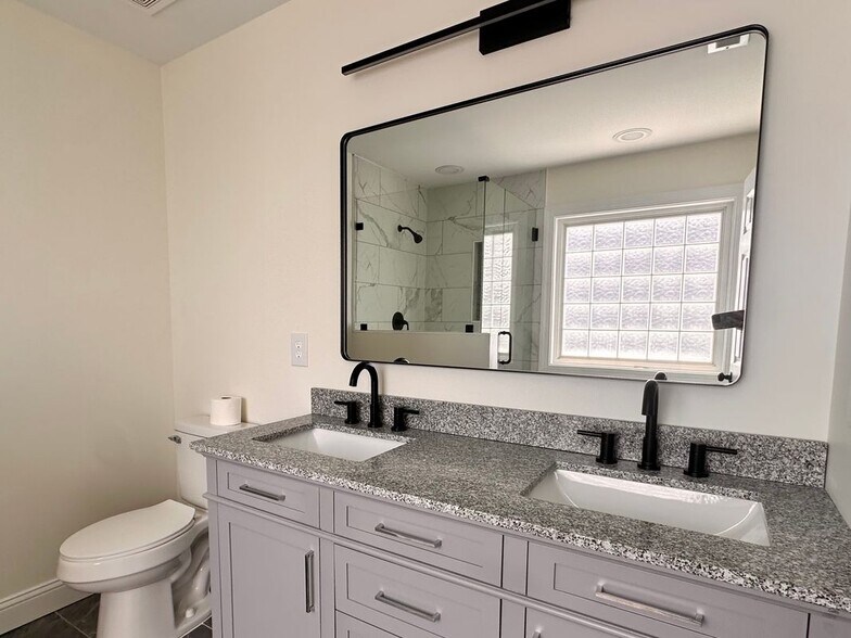 Building Photo - 7845 Melcombe Way