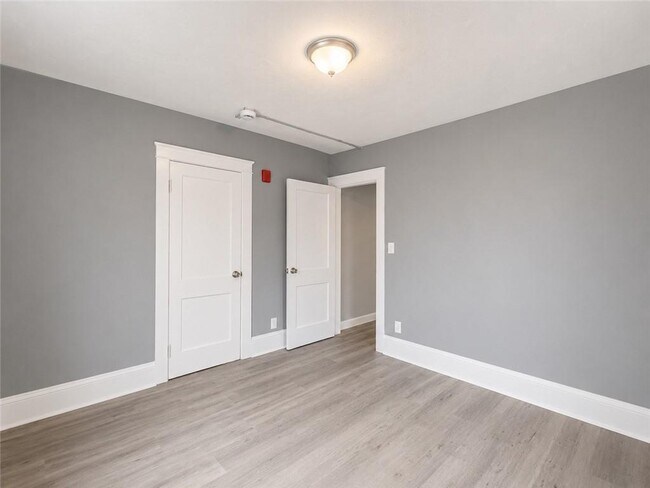 Building Photo - 1003 Atwells Ave
