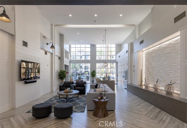 Building Photo - 2400 Scholarship