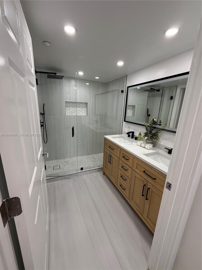 Building Photo - 201 Golden Isles Dr