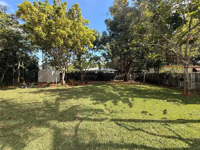 Building Photo - 6411 SW 63rd Ct